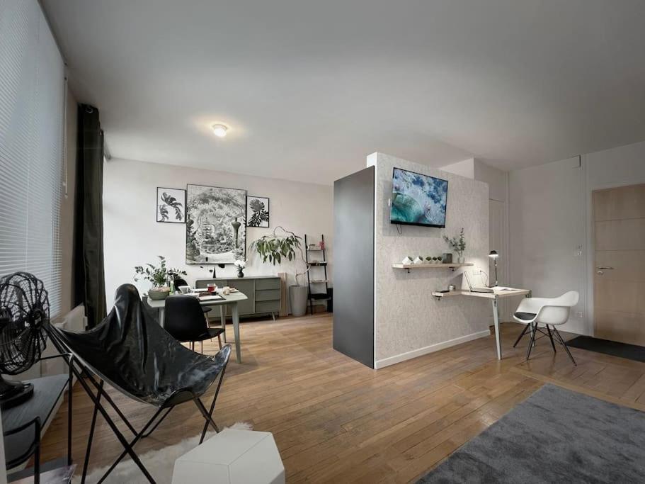 Grand Studio Confortable Situe En Centre Ville Gerardmer Bagian luar foto